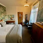 The Fossil Tree Hotel